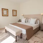 Abetos Del Maestre Escuela Hotel