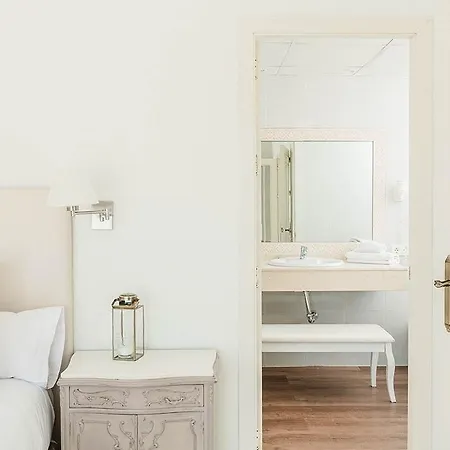 Abetos Del Maestre Escuela 4*