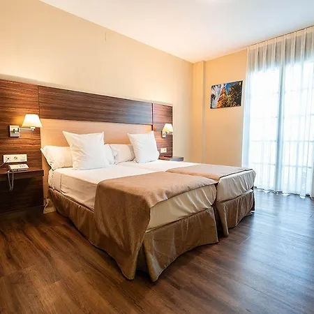 Hotel Abetos Del Maestre Escuela 4*