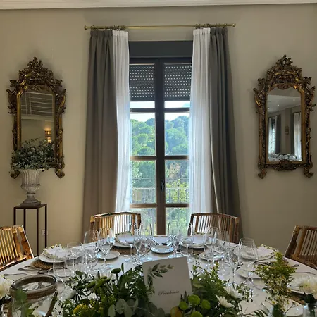 Abetos Del Maestre Escuela 4*