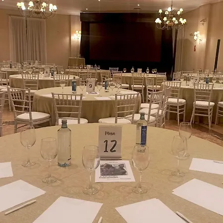 Abetos Del Maestre Escuela